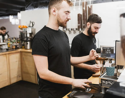 Vasos de papel Caramont de 7 oz con agitadores de madera, ecológicos y desechables, resistentes al calor, para bebidas frías y calientes en cartón de calidad, ideales para café, té, cumpleaños, etc. - 200 