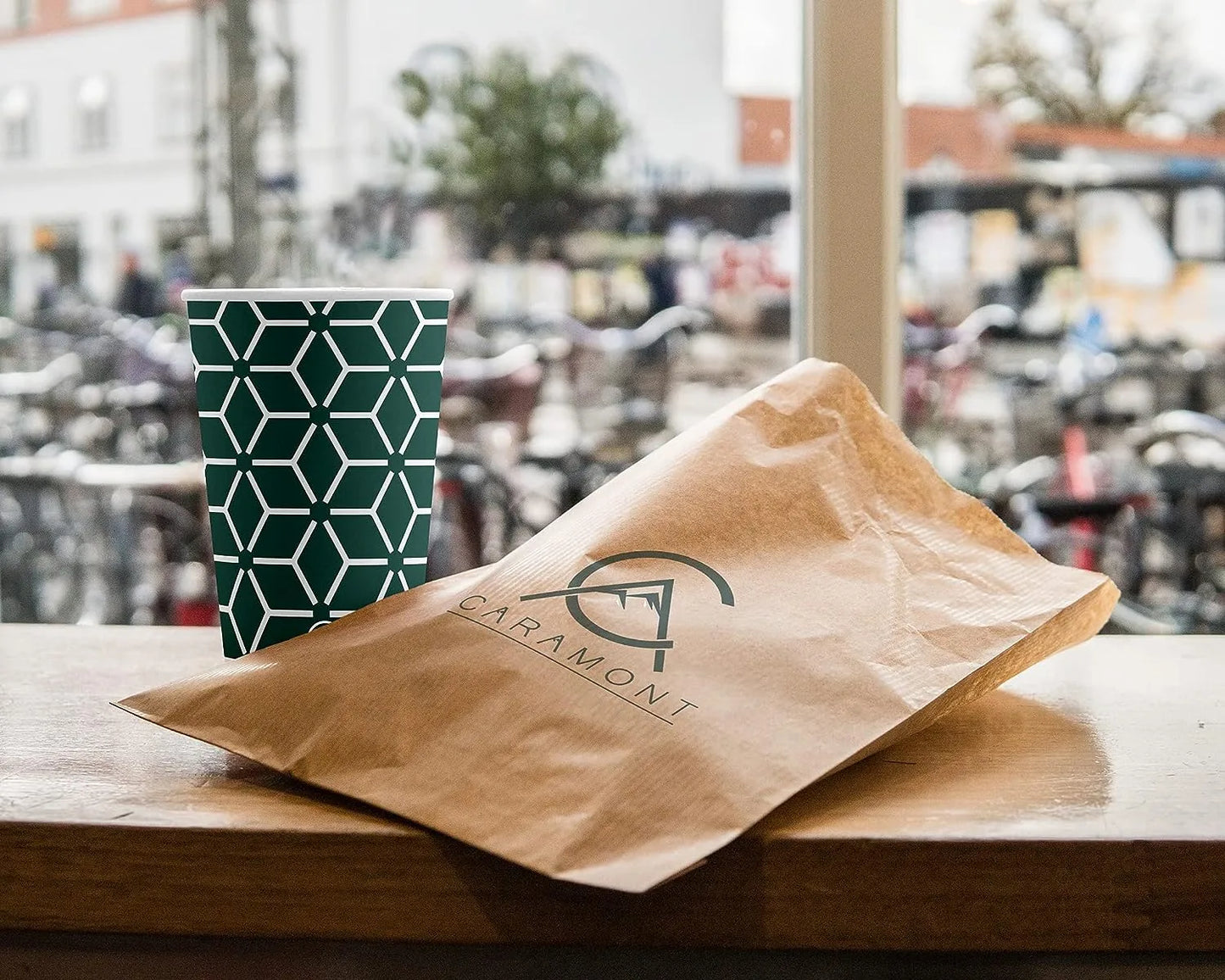 Vasos de papel Caramont de 7 oz con agitadores de madera, ecológicos y desechables, resistentes al calor, para bebidas frías y calientes en cartón de calidad, ideales para café, té, cumpleaños, etc. - 1000 