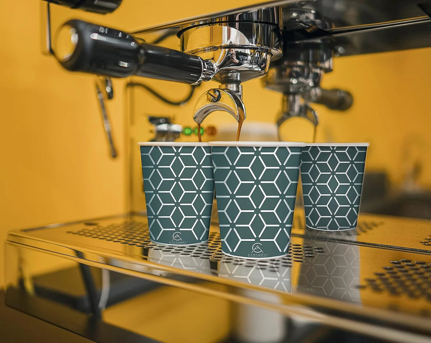 Vasos de papel Caramont de 7 oz con agitadores de madera, ecológicos y desechables, resistentes al calor, para bebidas frías y calientes en cartón de calidad, ideales para café, té, cumpleaños, etc. - 1000 